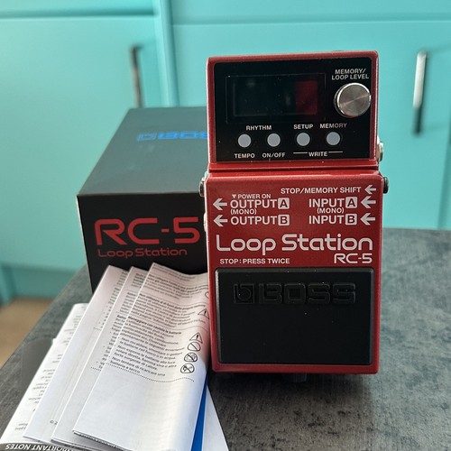 Boss loop station - station, stereo