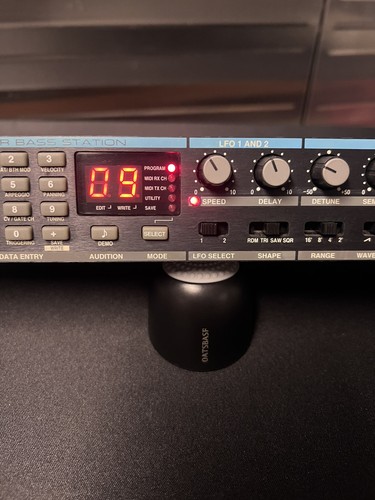 Novation super bass station - novation,